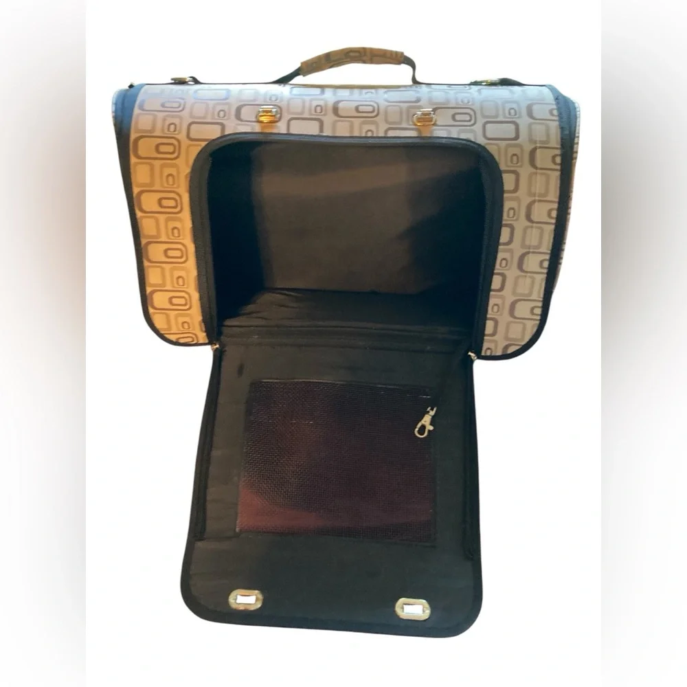 Stylish Soft Pet Carrier Small Dog, Cat Excellent Condition